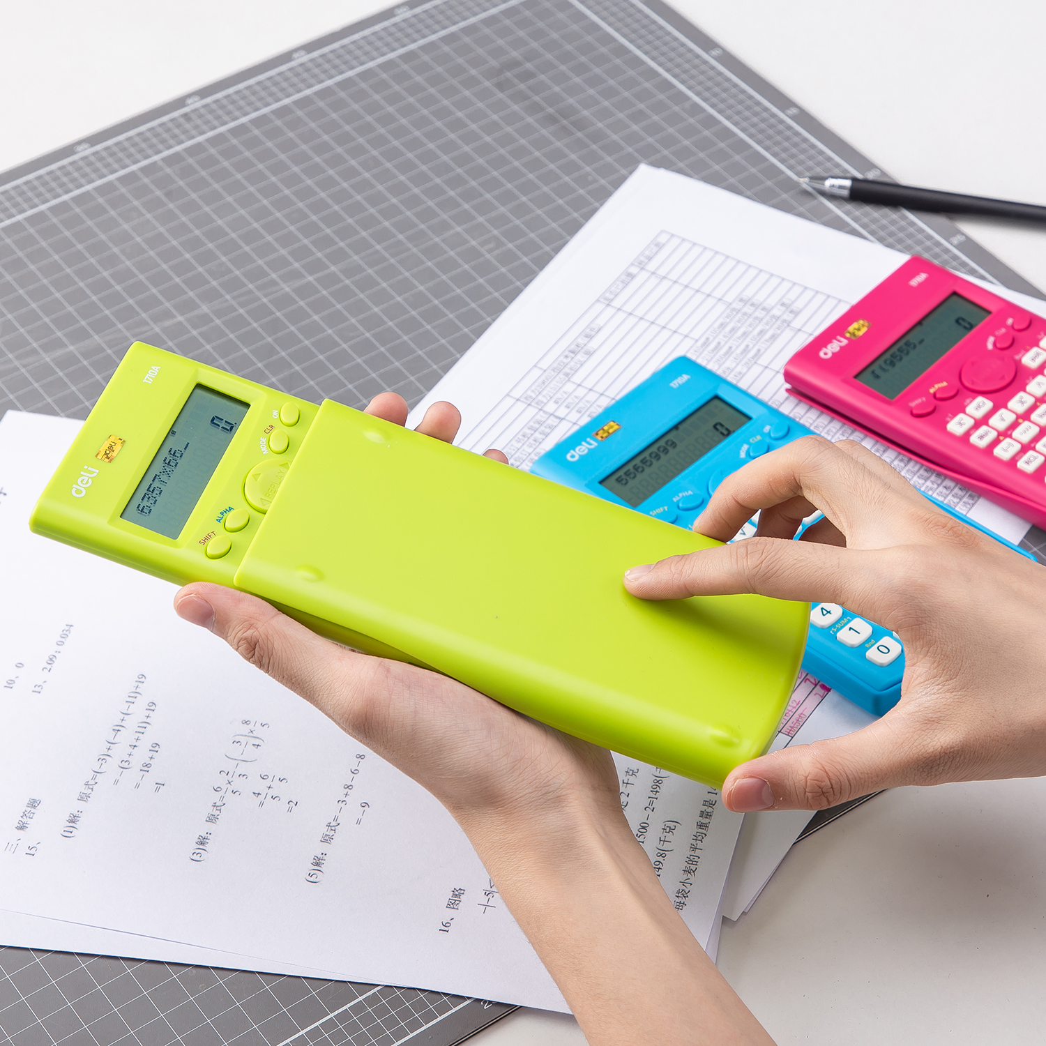 Calculator Stiintific 12Dig 240F Deli