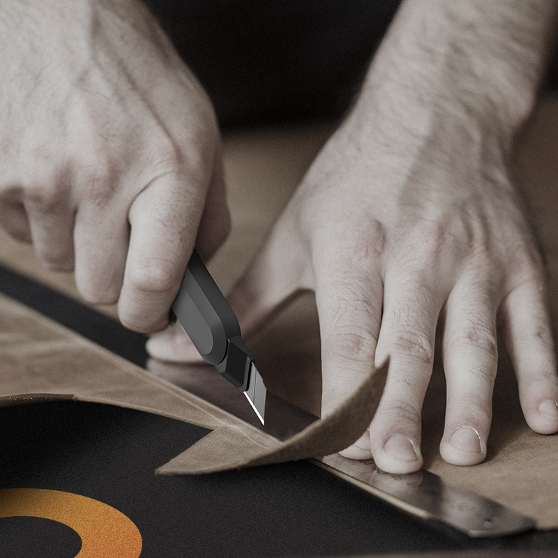 Cutter Mediu Negru Home Series Deli