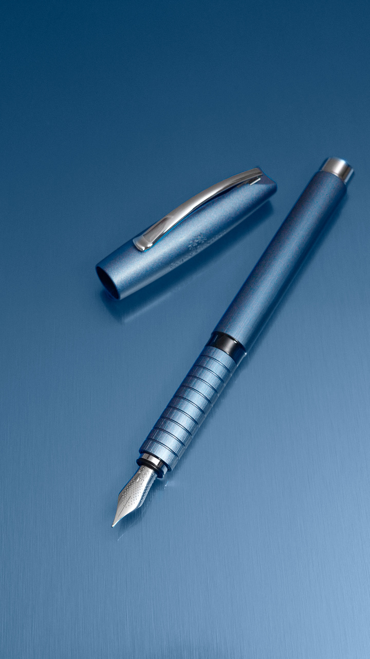 Stilou Essentio Aluminium Albastru B Faber-Castell
