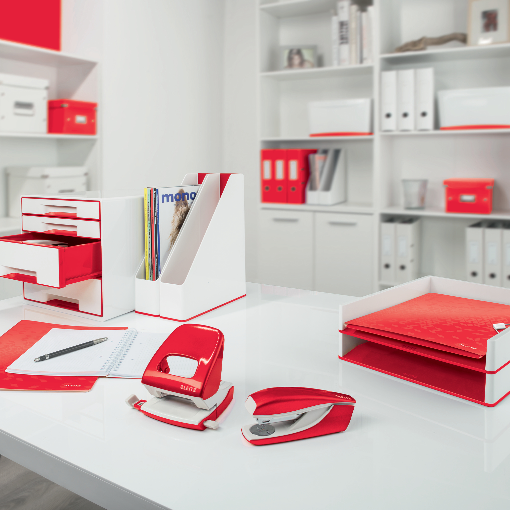 Suport Documente Plastic Rosu Metalizat/Alb Wow Leitz