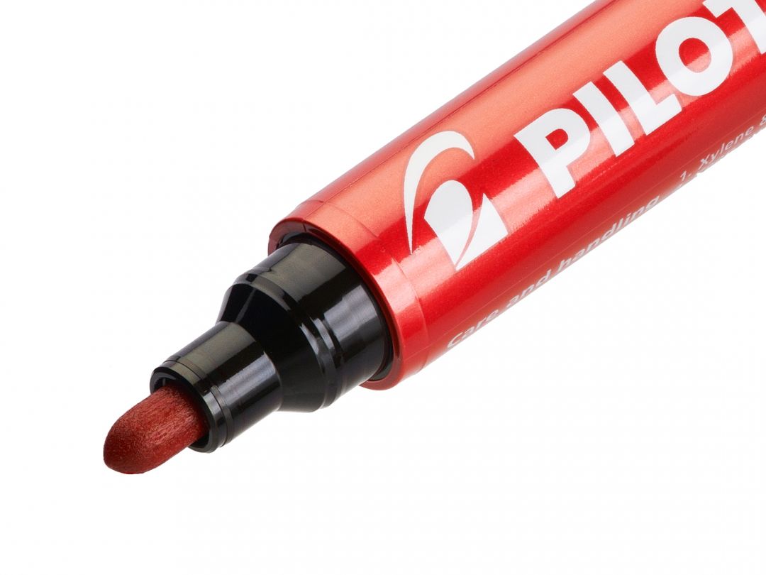 Marker Permanent Rosu Varf Rotund 3mm 100 Pilot