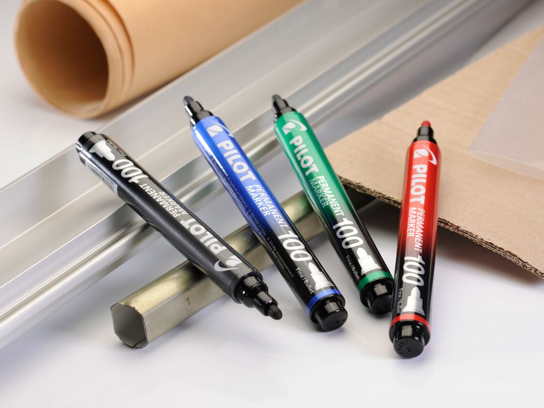 Marker Permanent Rosu Varf Rotund 3mm 100 Pilot